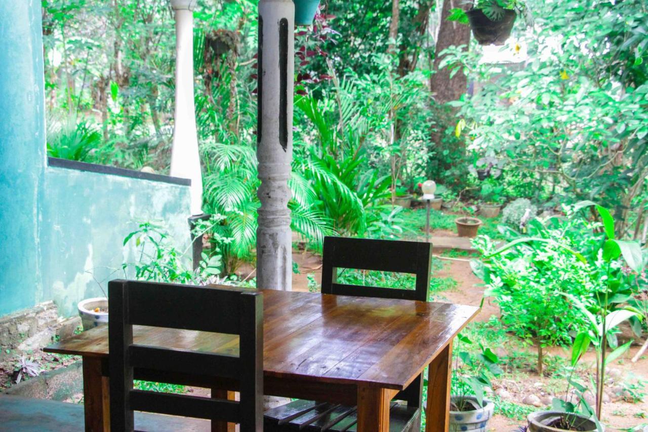 Manju Homestay Sigirija Zewnętrze zdjęcie