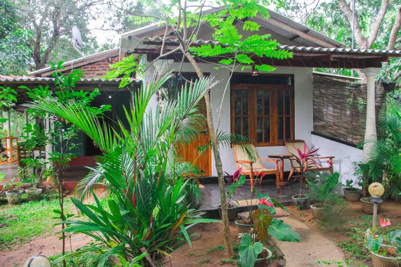 Manju Homestay Sigirija Zewnętrze zdjęcie