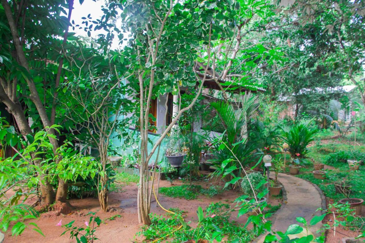 Manju Homestay Sigirija Zewnętrze zdjęcie